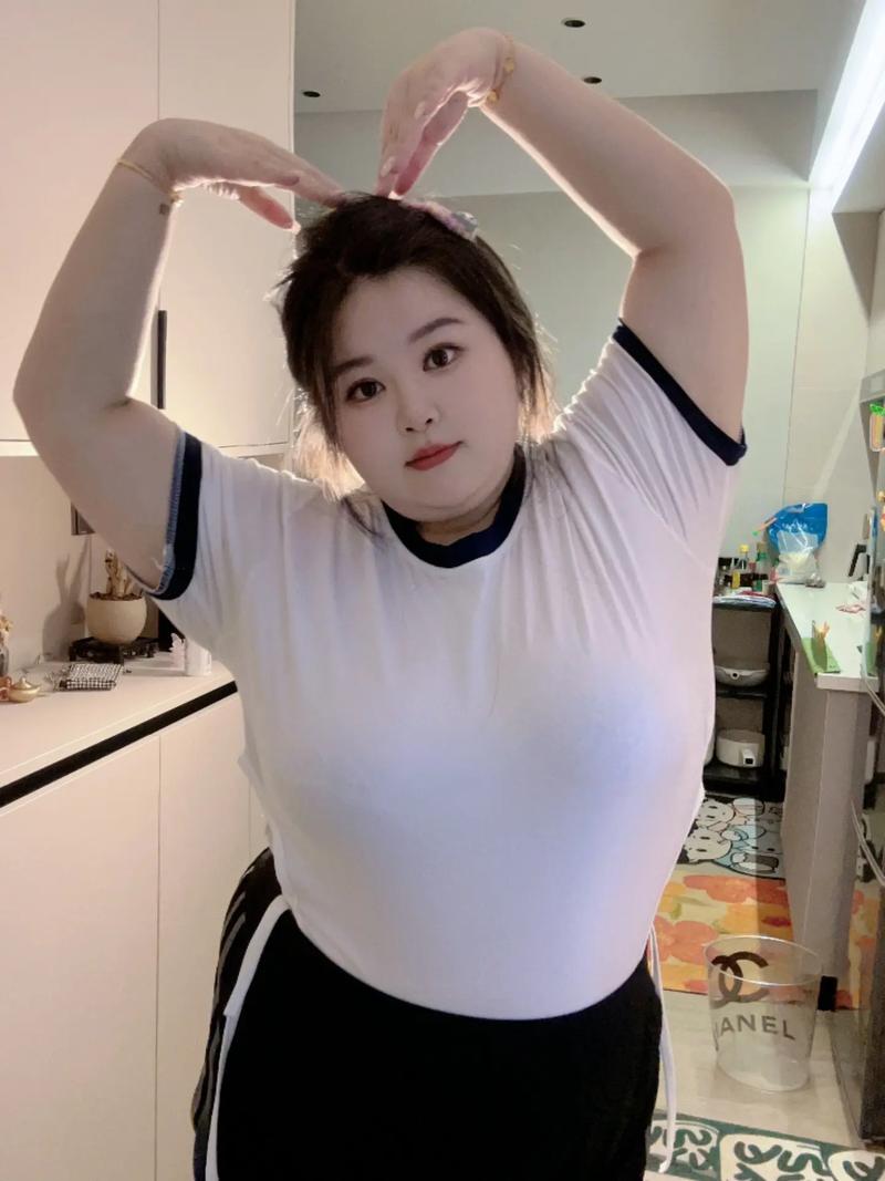 丰满妇女 BBWBBWBBWBBW，打造极致女魅力，让你成为焦点